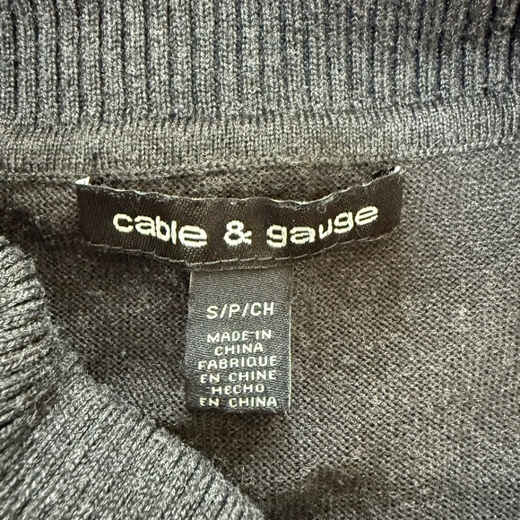 Elegant Gray Sweater with Pearl Accents - Picture 2 of 7